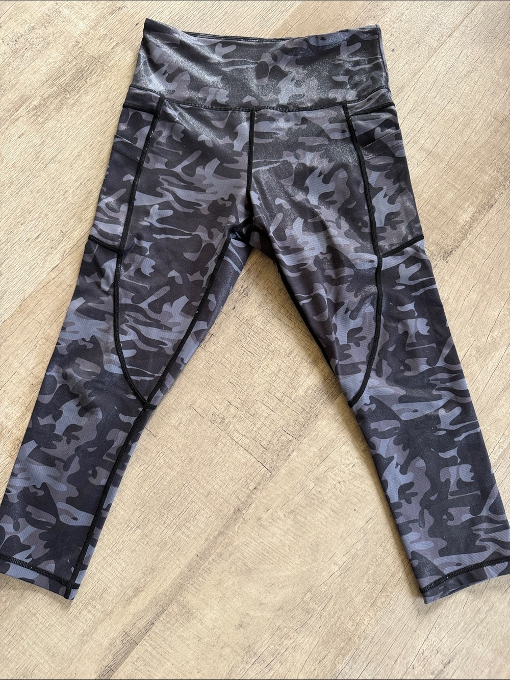 Zyia Gray Camo Active Capri Leggings